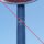 Aufkleber mit Aufschrift "Black Knives Matter" an einem Schildermast.